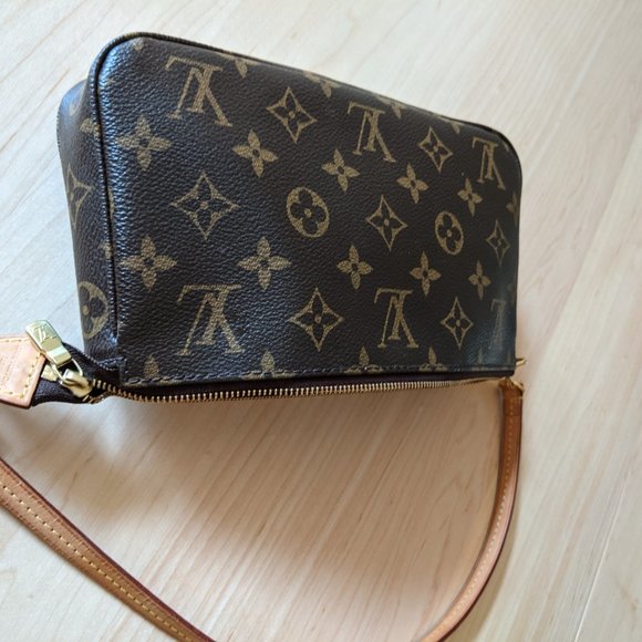 Louis Vuitton Handbag- Authentic - Picture 11 of 11